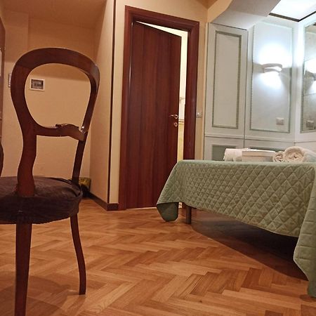 Bed and Breakfast Domina Popolo Рим Экстерьер фото