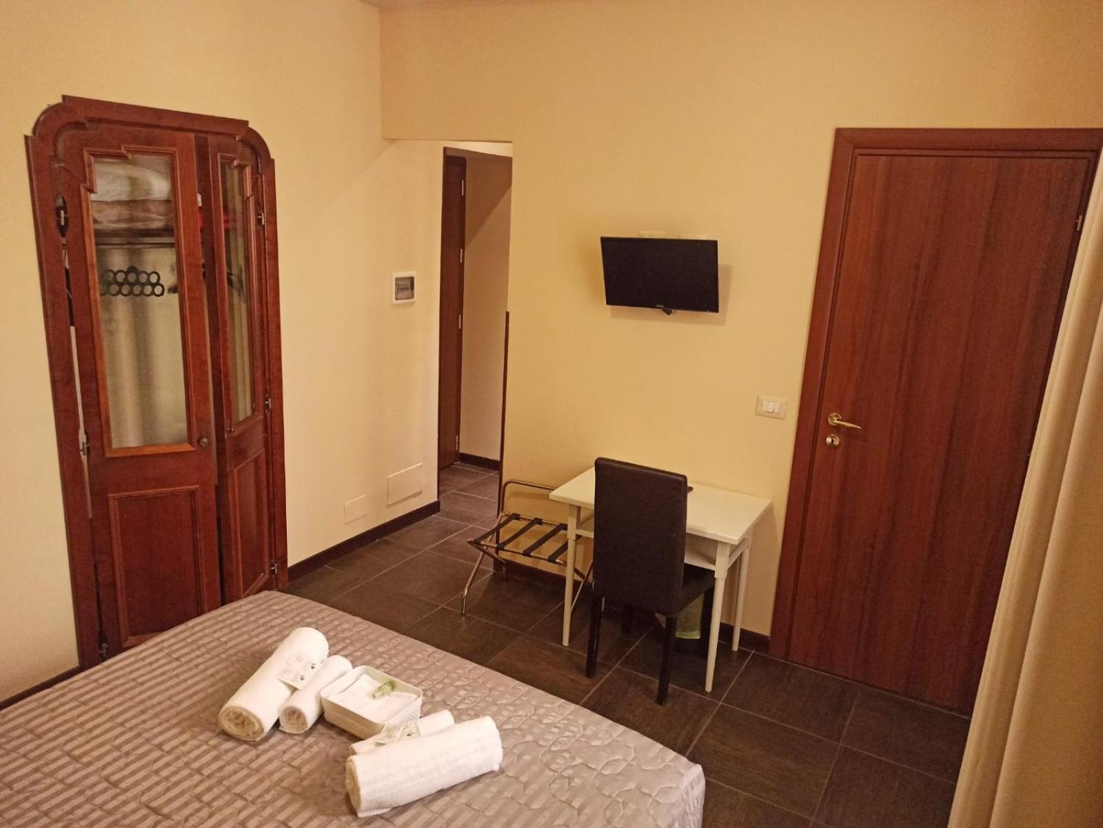 Bed and Breakfast Domina Popolo Рим Экстерьер фото
